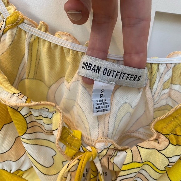 Urban Outfitters Yellow Crop Top - Picture 4 of 7
